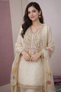 Royal Cream Embroidered Suit 💫
Nazakat aur elegance ka perfect combination.