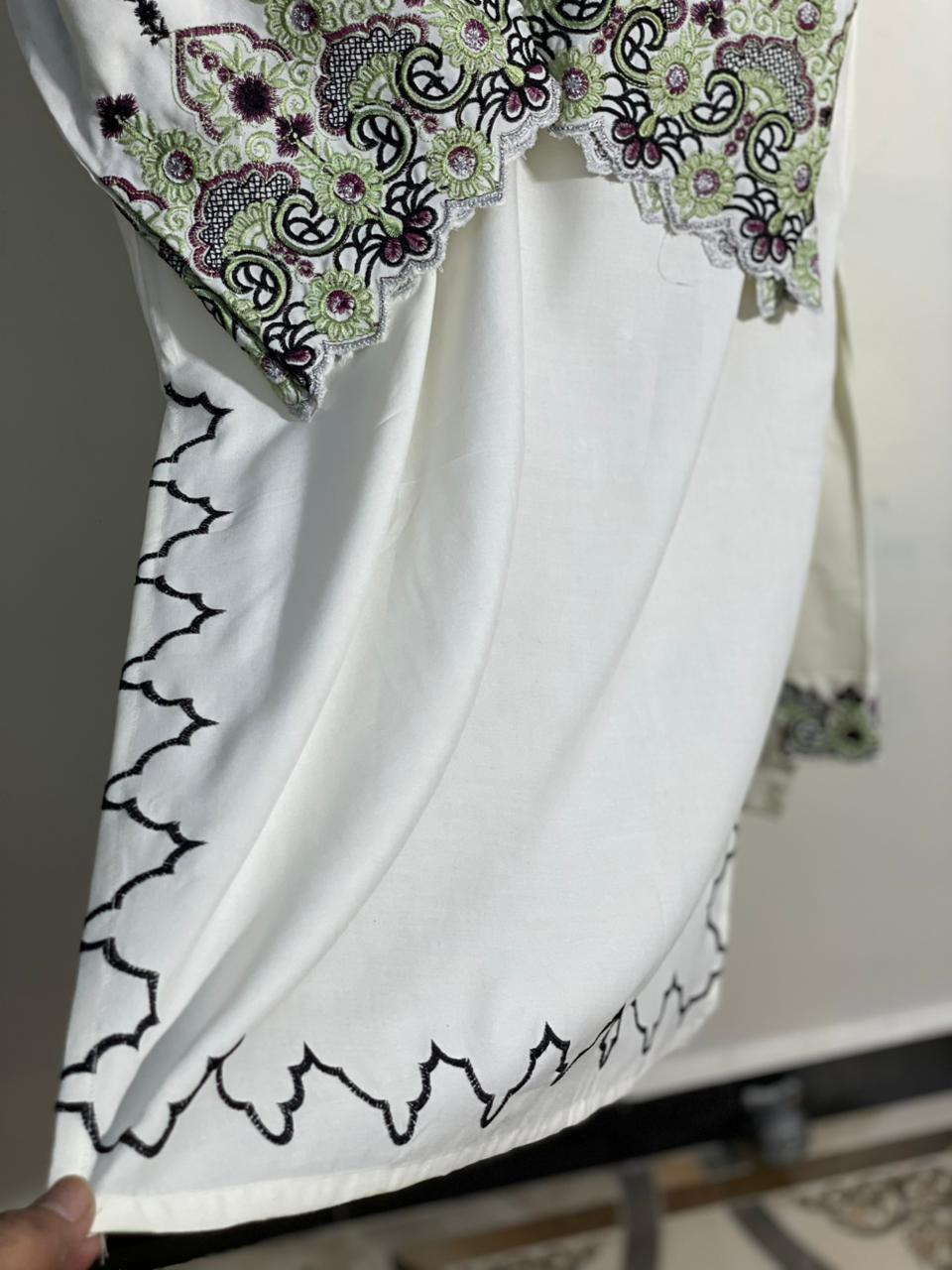 Noor White Embroidered Pakistani 👗Suit🛍️